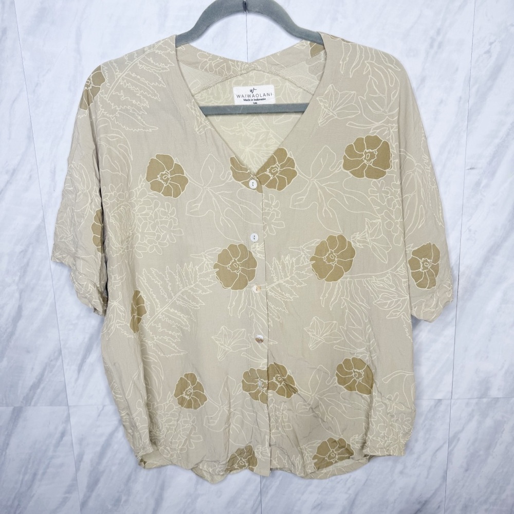 Waiwaolani Beige Floral Button-Up Blouse S/M